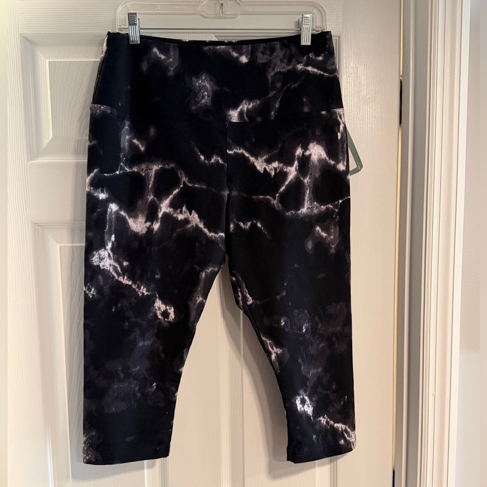 Lysse Womens Leggings in Black and White Marble
